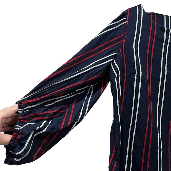 Cabi Medium #5516 Red White Blue Flag Vertical Stripe Blouse R1 - Picture 3 of 5